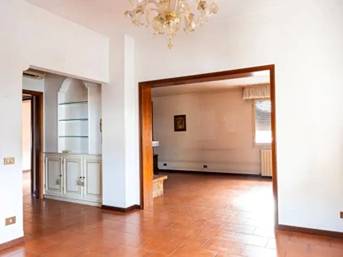 Casa con 6 locali in vendita in Via Filippo Re, Modena