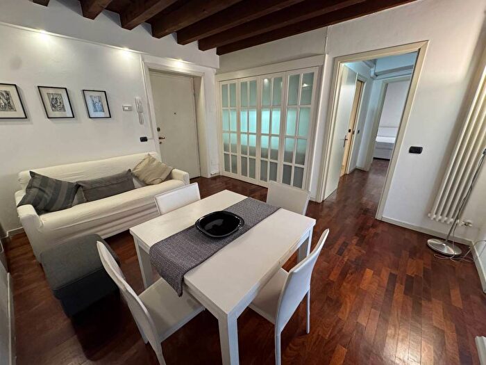 Appartamento bilocale in affitto in Via Anfiteatro, Lanza, Milano