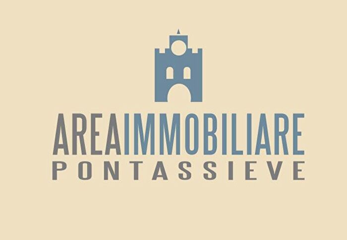 Casa con 9 locali in vendita in Via Roma, Bagno A Ripoli