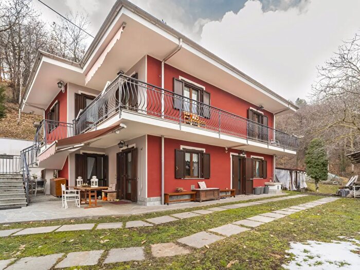 Casa con 6 locali in vendita in Borgata Chiabrotte, Paesana