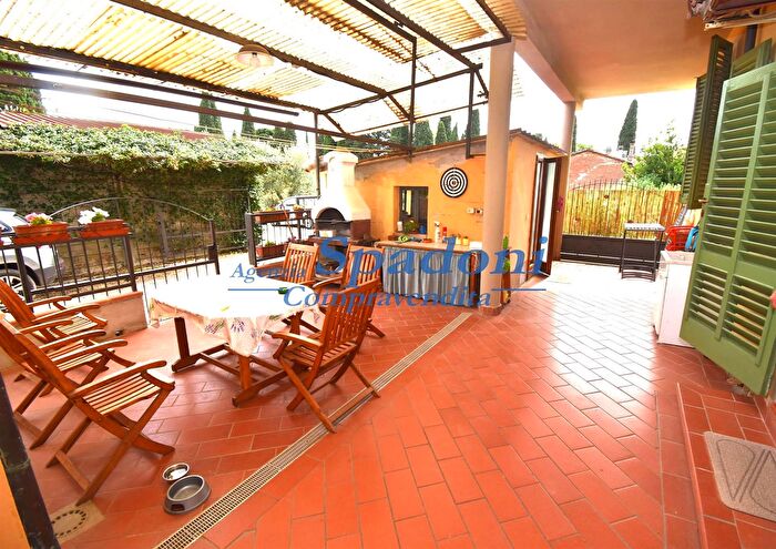 Appartamento con 7 locali in vendita in Monsummano Terme