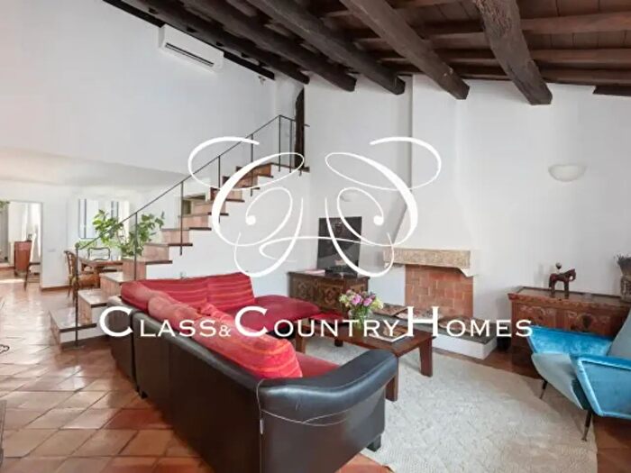 Appartamento trilocale in affitto in Via dei Coronari, Roma