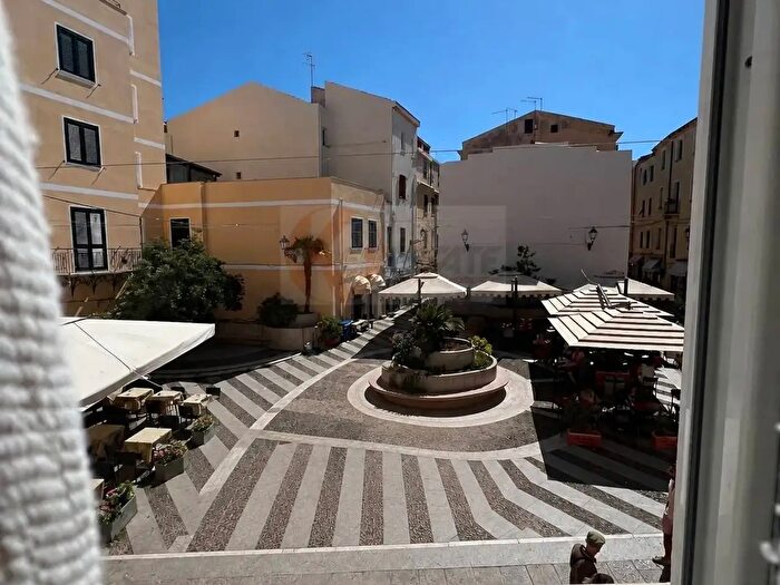 Appartamento con 5 locali in vendita in Via Gilbert Ferret, Alghero