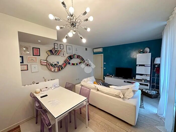 Appartamento trilocale in vendita in Via San M in Pratello, Paullo