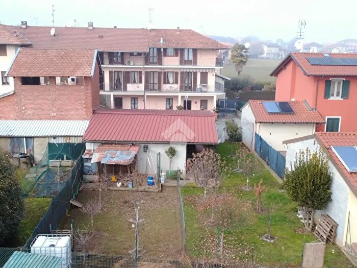 Casa con 6 locali in vendita in Via Santa Maria, Candelo