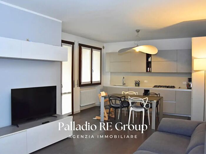 Appartamento trilocale in vendita in Via Mora, Vicenza