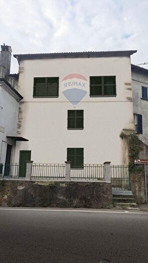 Casa con 6 locali in vendita in Antonio Locatelli, Mapello