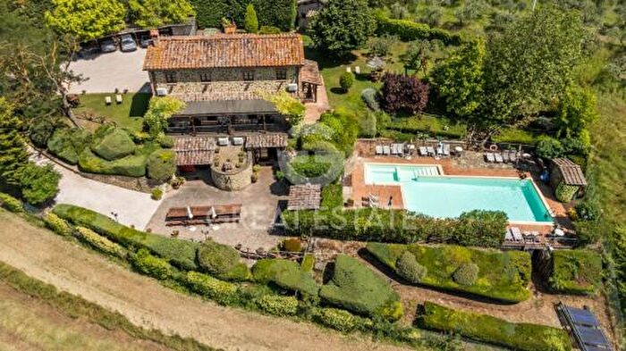 Casa con 6 locali in vendita in Via degli Etruschi, Paciano