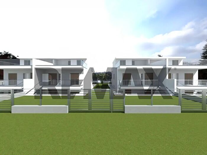 Casa con 5 locali in vendita in Via Gino Bartali, Terracina