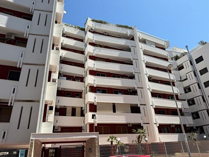 Appartamento con 5 locali in vendita in Via Mameli, Bari