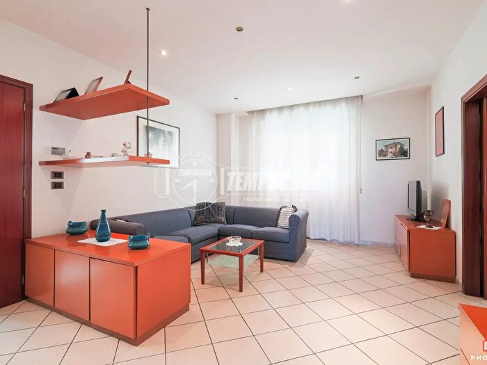 Appartamento con 7 locali in vendita in Via Giovanni Battista Pergolesi, Gabicce Mare