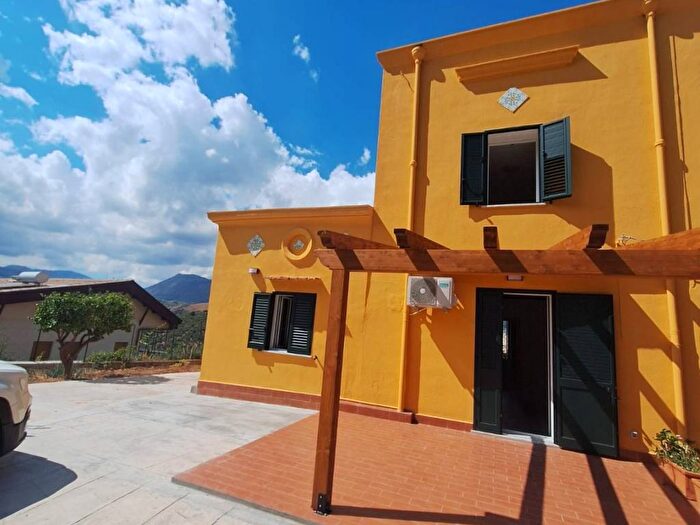Casa quadrilocale in affitto in Case Stazione, Altofonte