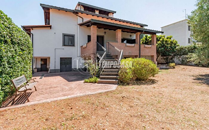 Casa con 7 locali in vendita in Via di Castel di Leva, Roma