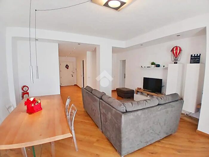 Appartamento trilocale in vendita in Via dellOlmo, Sesto Calende