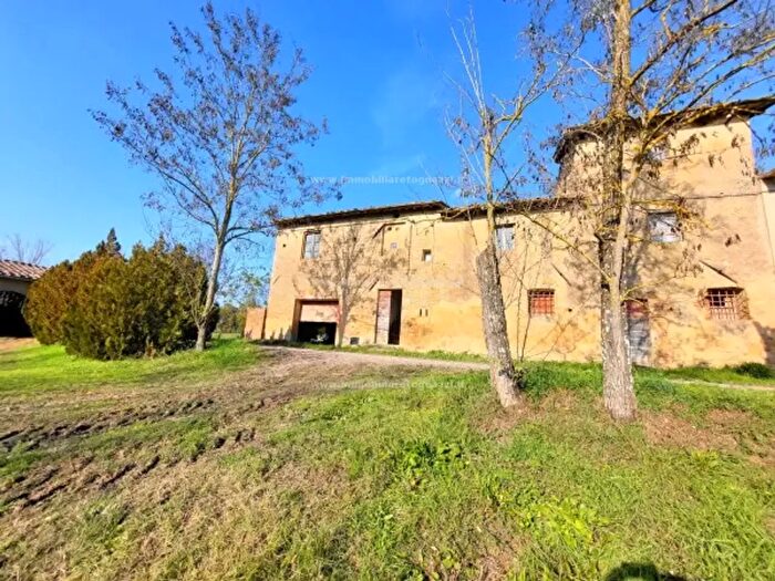 Casa con 6 locali in vendita in Località Pulicciano, San Gimignano