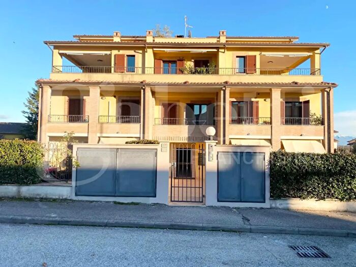 Appartamento trilocale in vendita in Via Credaro, Perugia