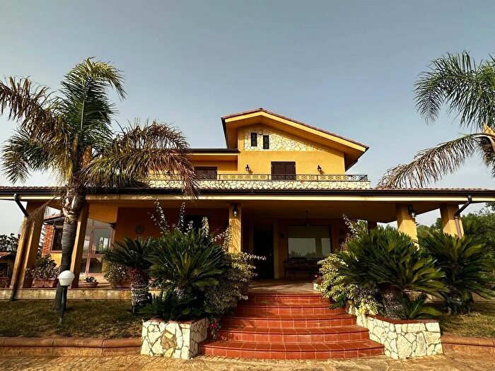 Casa con 5 locali in vendita in Contrada Menta Pietraperzia, Pietraperzia