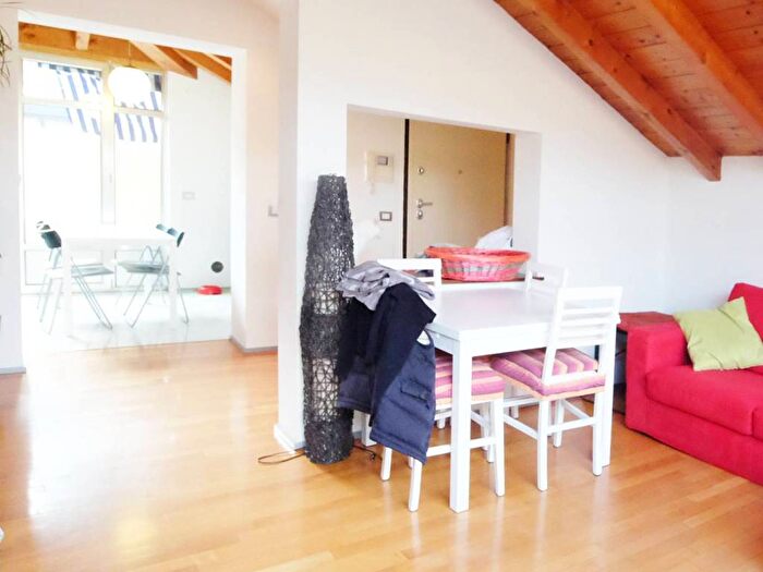 Casa trilocale in affitto in Viale Gorizia, Valletta Paiolo, Mantova