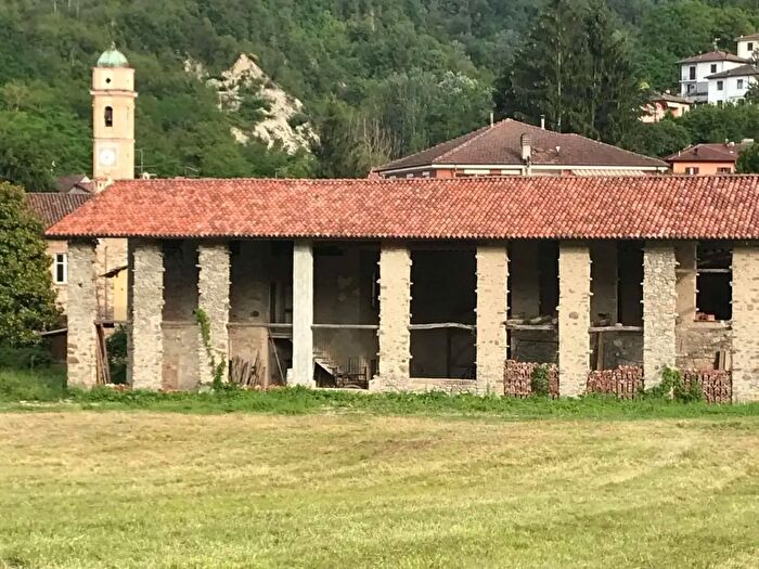 Casa con 5 locali in vendita in Tortona