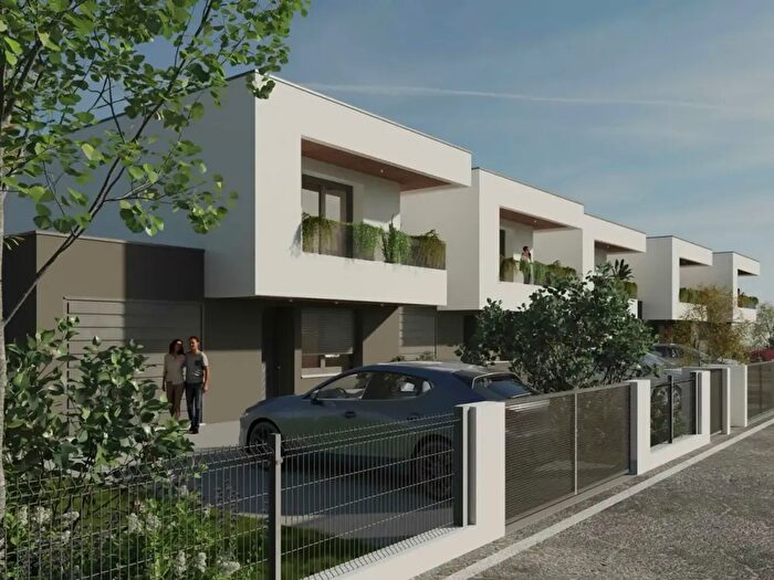 Casa quadrilocale in vendita in Via San Pio X a, Castelfranco Veneto