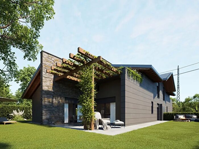 Casa quadrilocale in vendita in Via Giovanni da Cermenate, Cantu