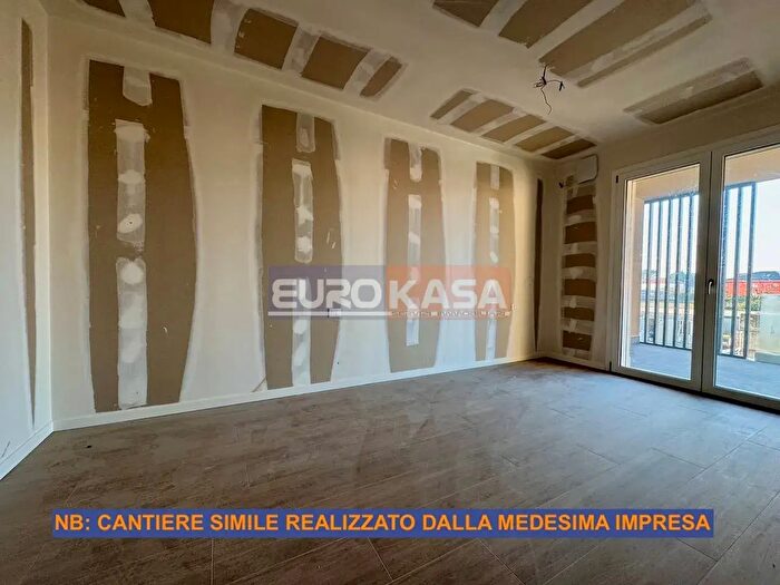 Appartamento quadrilocale in vendita in Via Konrad, Osio Sopra