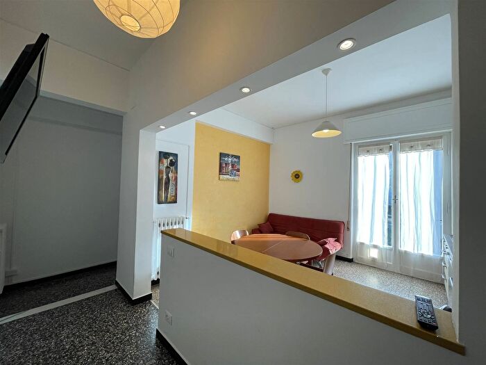 Appartamento trilocale in vendita in Noli Savona Sv, Noli