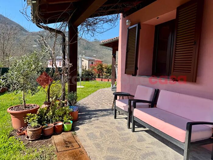 Casa trilocale in vendita in Località Le Salde Snc, Bagni Di Lucca