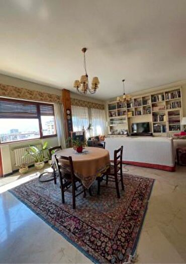 Appartamento con 6 locali in affitto in Via Giacinto Carini, Palermo