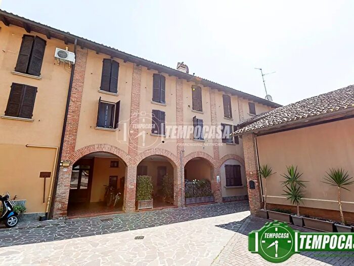 Appartamento trilocale in vendita in Via Enrico Martini, Crema