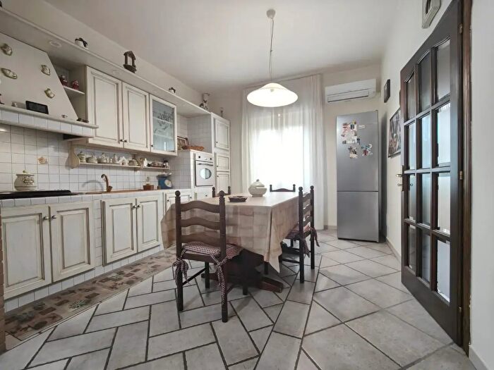 Casa con 9 locali in vendita in Cerreto Guidi