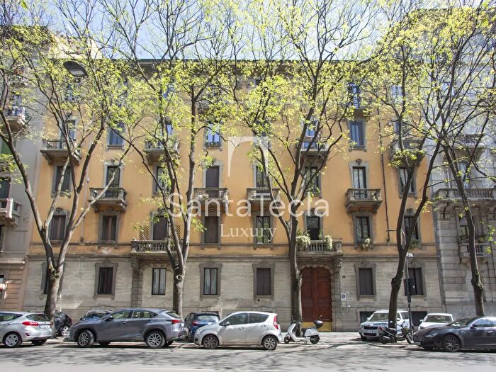 Appartamento trilocale in vendita in Via Bartolomeo Eustachi, Milano