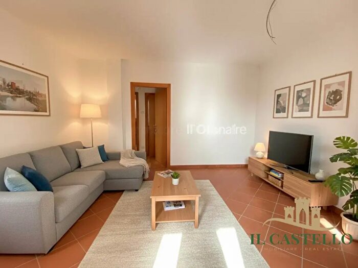 Appartamento trilocale in vendita in Via Carducci, Castiglione Del Lago