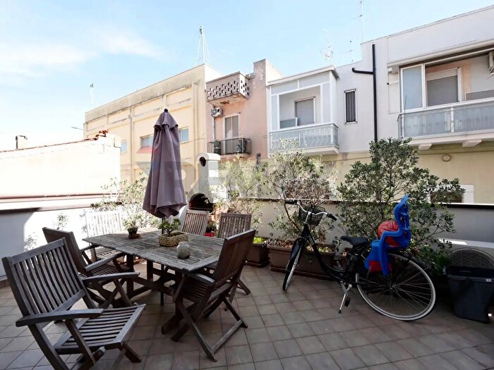 Casa quadrilocale in vendita in Via Tommaso Ciccarone, Acquaviva Delle Fonti