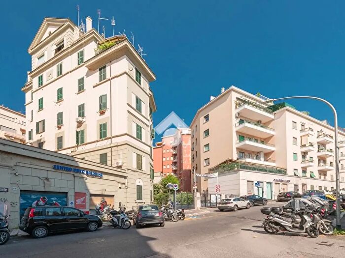 Appartamento quadrilocale in vendita in Via Elio Donato, Roma