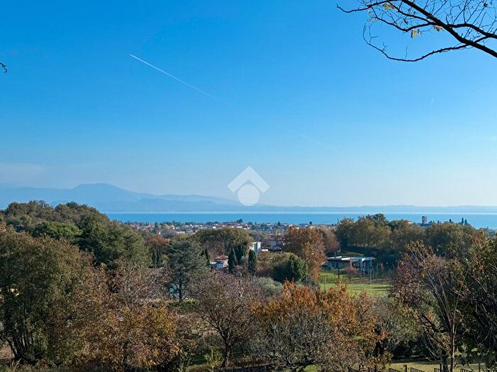 Casa quadrilocale in vendita in Via Castellana, Soiano Del Lago