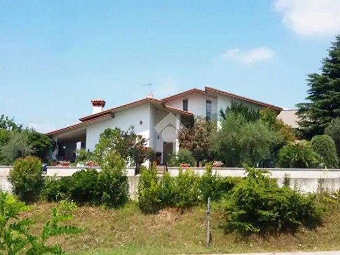 Casa con 5 locali in vendita in Via Costa, Erbusco