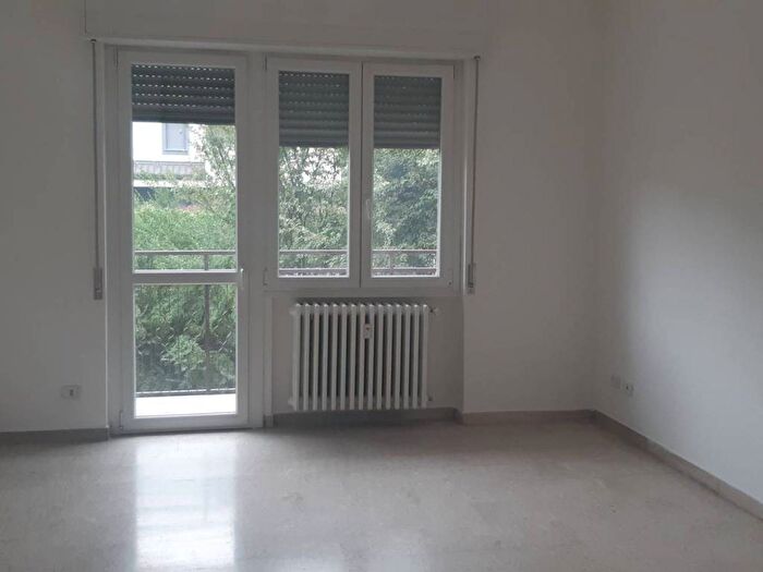 Appartamento quadrilocale in affitto in Via Silvio Pellico, Centro, Caronno Pertusella