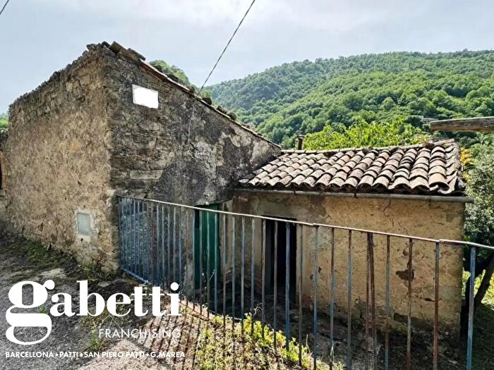 Casa trilocale in vendita in Contrada Fiumara, San Piero Patti