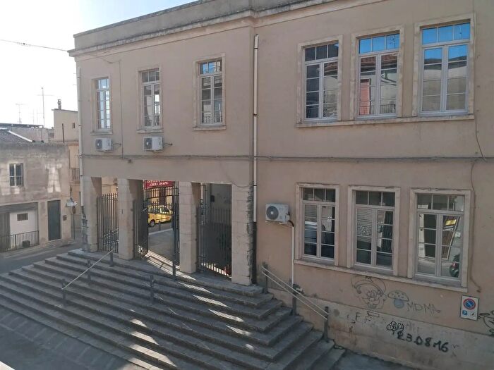 Casa con 5 locali in vendita in Via Tellaro, Modica