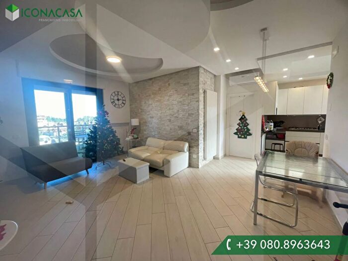 Appartamento trilocale in vendita in Via Michele Quintavalle, Bari