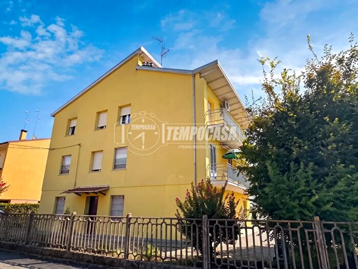 Appartamento quadrilocale in vendita in Via Michelangelo Buonarroti, Cento