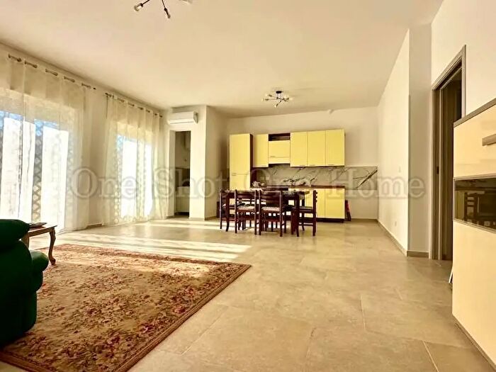 Appartamento in affitto in Via Adrano, Siracusa