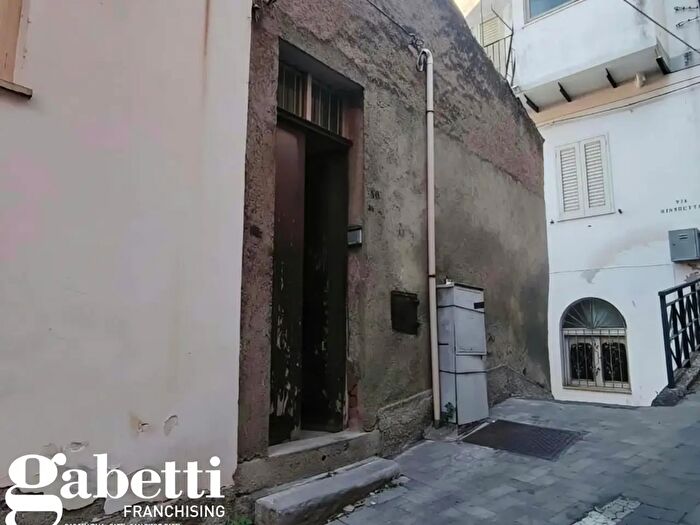 Casa trilocale in vendita in Via XX Settembre, San Piero Patti