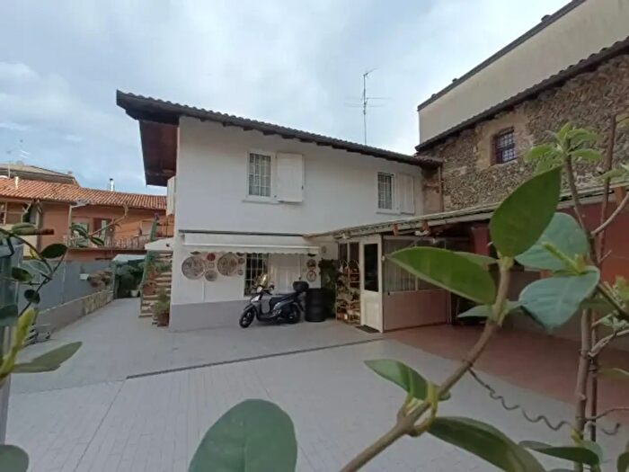 Casa quadrilocale in vendita in Via Roma, Azzano San Paolo