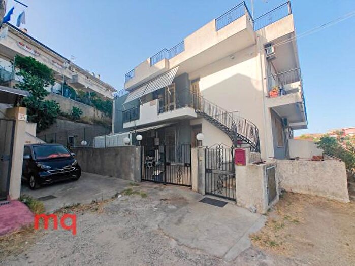 Appartamento trilocale in vendita in Via Torrente Papardo, Messina