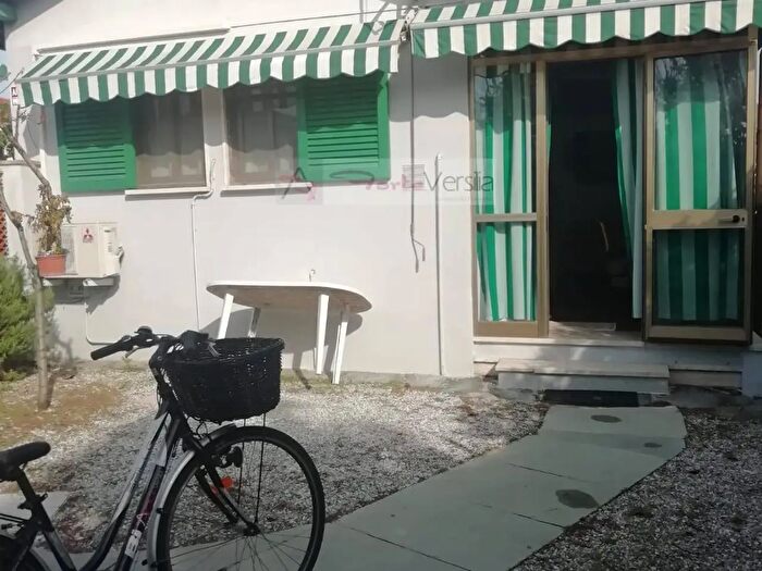 Casa quadrilocale in affitto in Via Ponchielli, Forte Dei Marmi