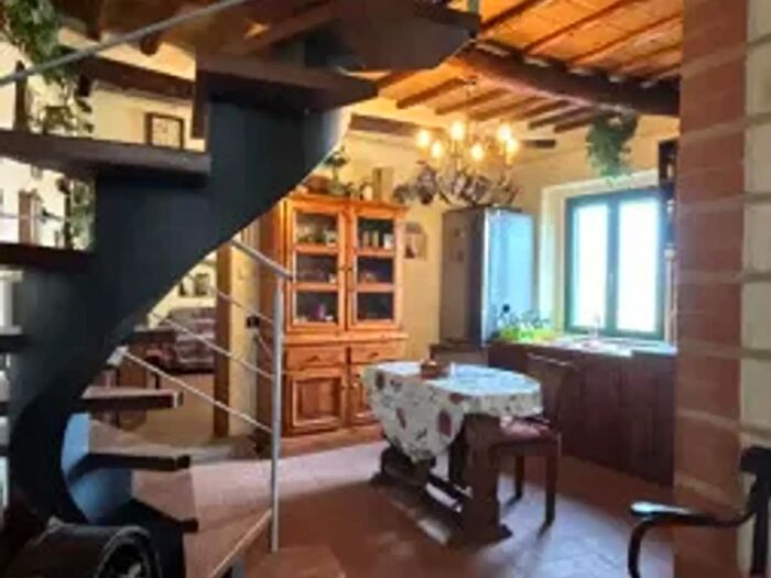 Casa quadrilocale in vendita in Via Magenta, Orte