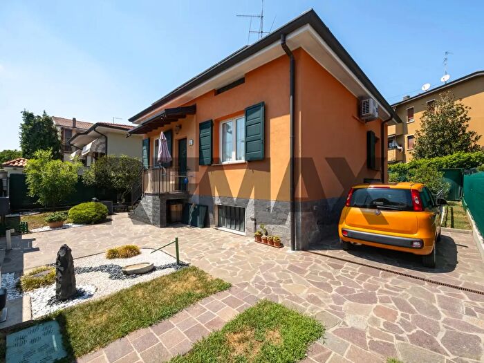 Casa trilocale in vendita in Via San Giovanni Bosco, Trezzo Sull'Adda