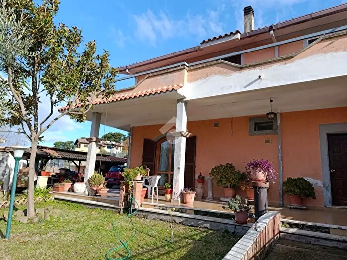 Casa con 6 locali in vendita in Via delle Rose, Rocca Di Papa